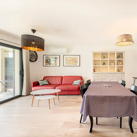 Des Oliviers Apartment